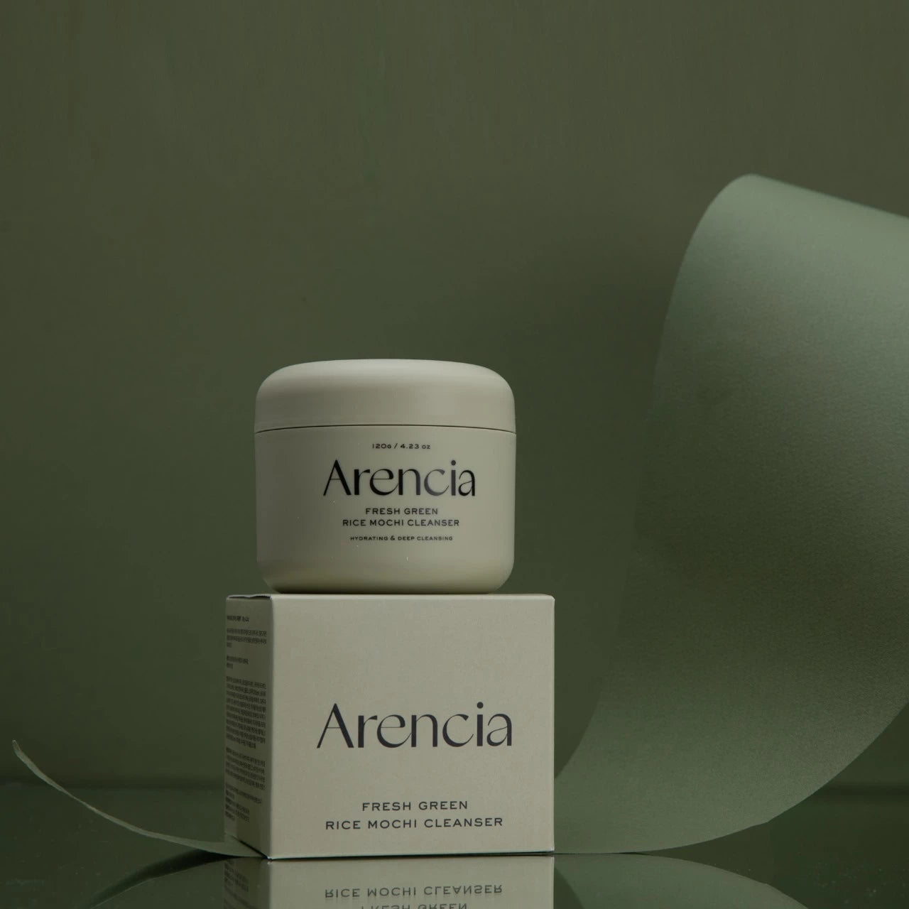 Мягкое очищающее средство с зелёным чаем и центеллой Arencia Fresh Green Rice Mochi Cleanser
