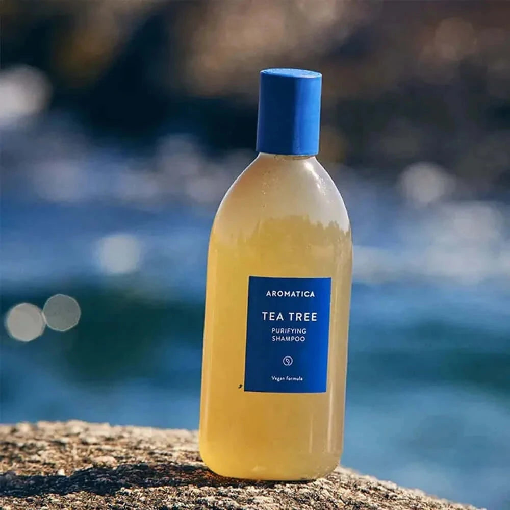 Bezsulfātu šampūns ar tējas koku taukainai galvas ādai AROMATICA Tea Tree Purifying Shampoo