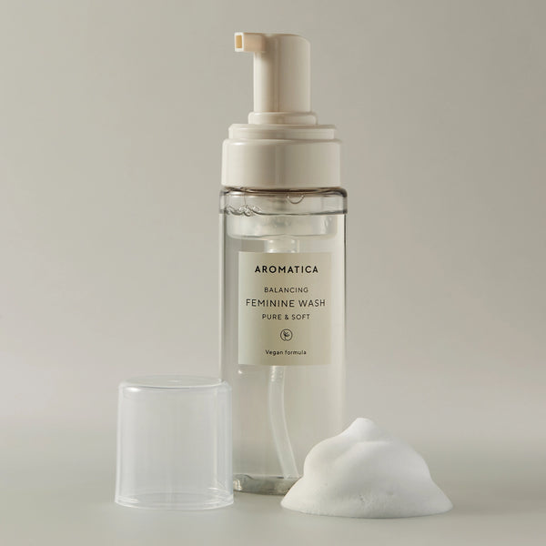 Мягкий гель для интимного ухода Aromatica Balancing Feminine Wash Pure & Soft