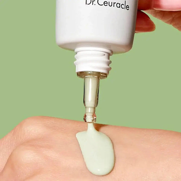 Saules aizsargkrēms problemātiskai ādai Dr.Ceuracle Tea Tree Purifine Green Up Sun SPF 50+ PA++++