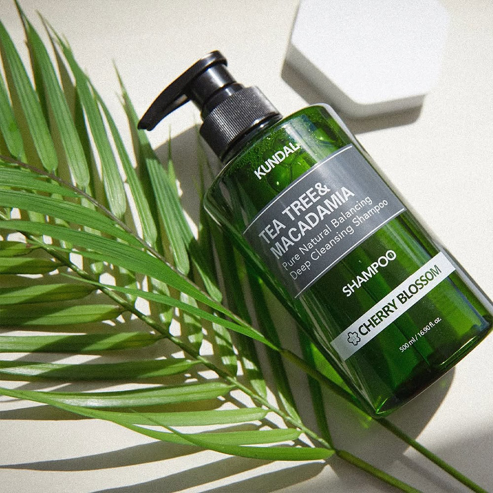Глубоко очищающий шампунь Kundal Tea Tree & Macadamia Deep Cleansing Shampoo Cherry Blossom