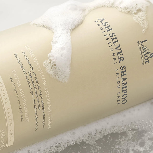 Mitrinošs tonējošais šampūns gaišiem matiem Lador Ash Silver Shampoo