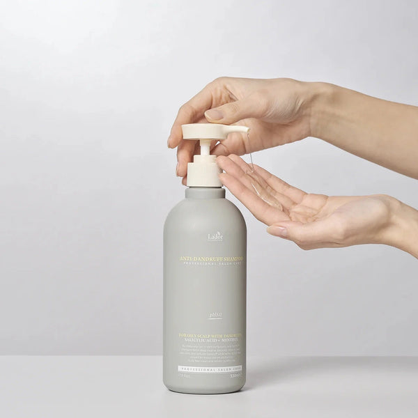 Pretblaugznu šampūns ar zemu skābju līmeni Lador Anti Dandruff Shampoo