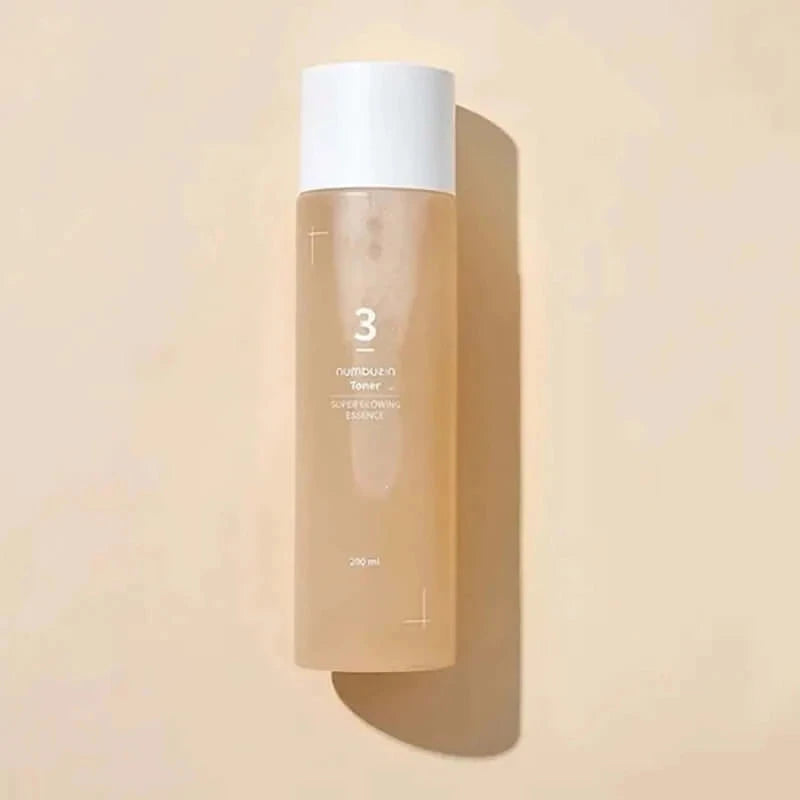 Balinošs toniks-esence ādas mitrināšanai un mirdzuma piešķiršanai Numbuzin No.3 Super Glowing Essence Toner