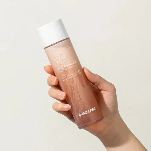Divu tekstūru toniks ar 70% kombuču un keramīdiem Medi-Peel Hyal Kombucha Tea-Tox Toner