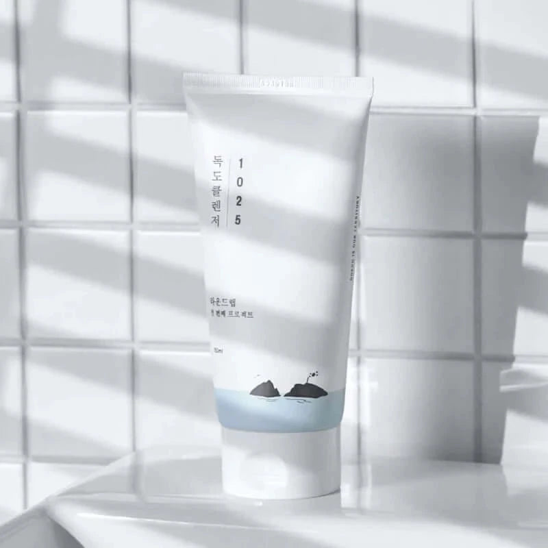Maigas putiņas sejas mazgāšanai ar jūras ūdeni Round Lab1025 Dokdo Cleanser